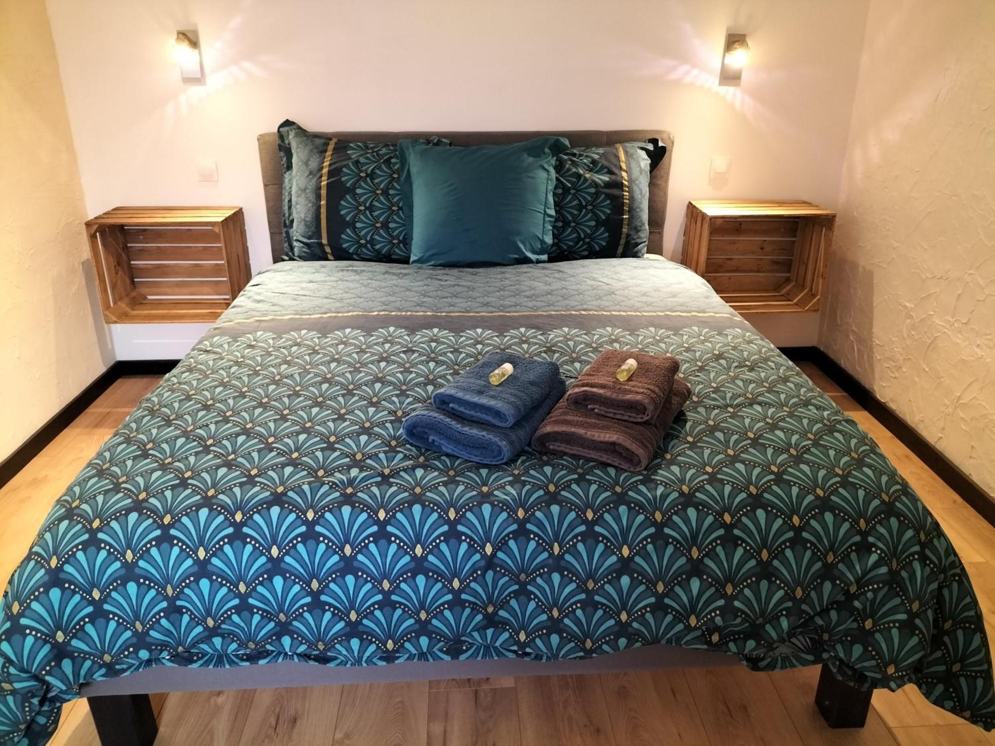 Le Jardin Des Hirondelles Bed and Breakfast Blanzaguet-Saint-Cybard Eksteriør billede